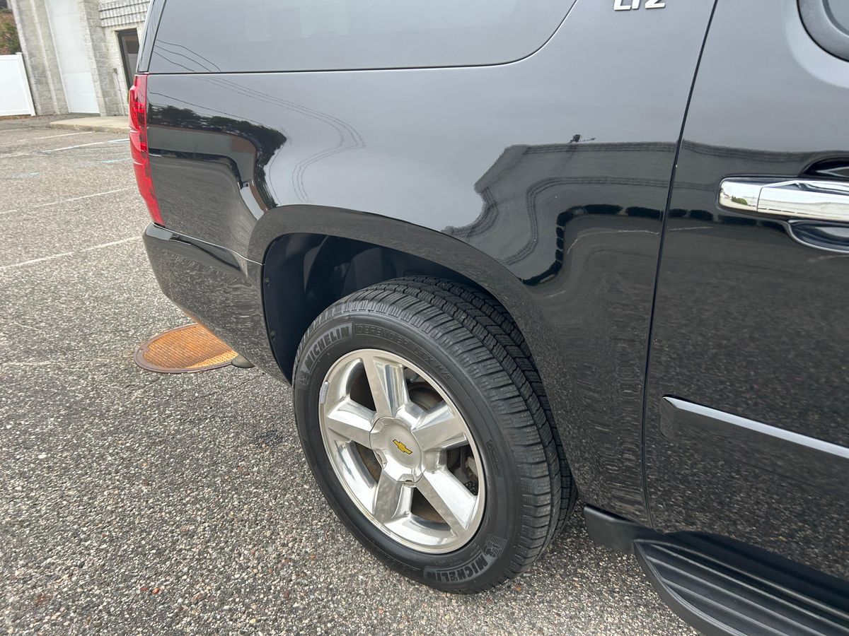 2007 Chevrolet Suburban LTZ 4x4 - Image 45