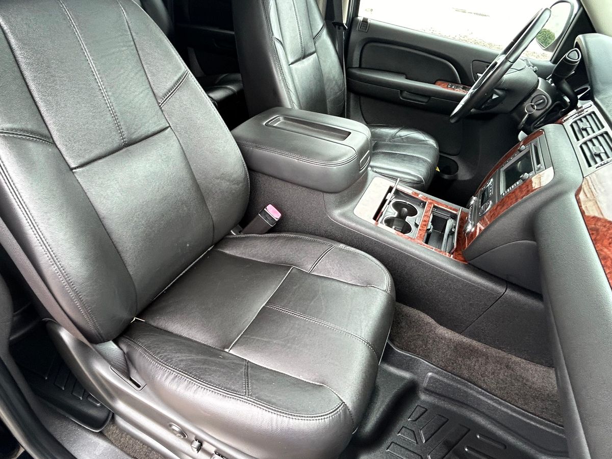 2007 Chevrolet Suburban LTZ 4x4 - Image 96