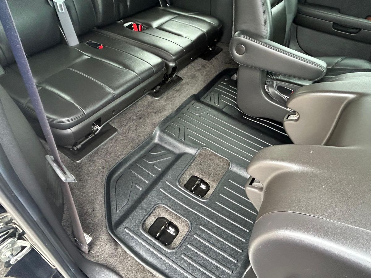 2007 Chevrolet Suburban LTZ 4x4 - Image 139