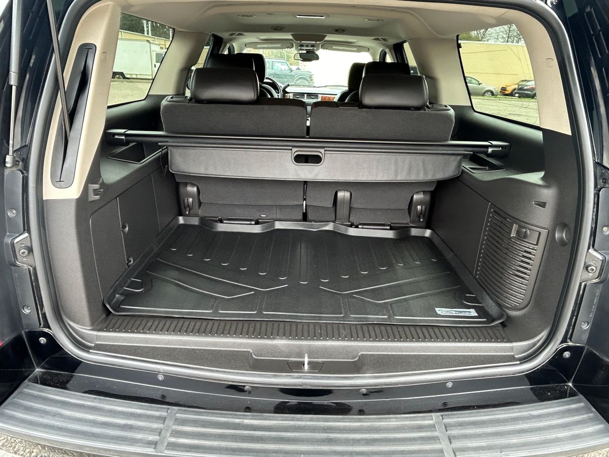 2007 Chevrolet Suburban LTZ 4x4 - Image 157