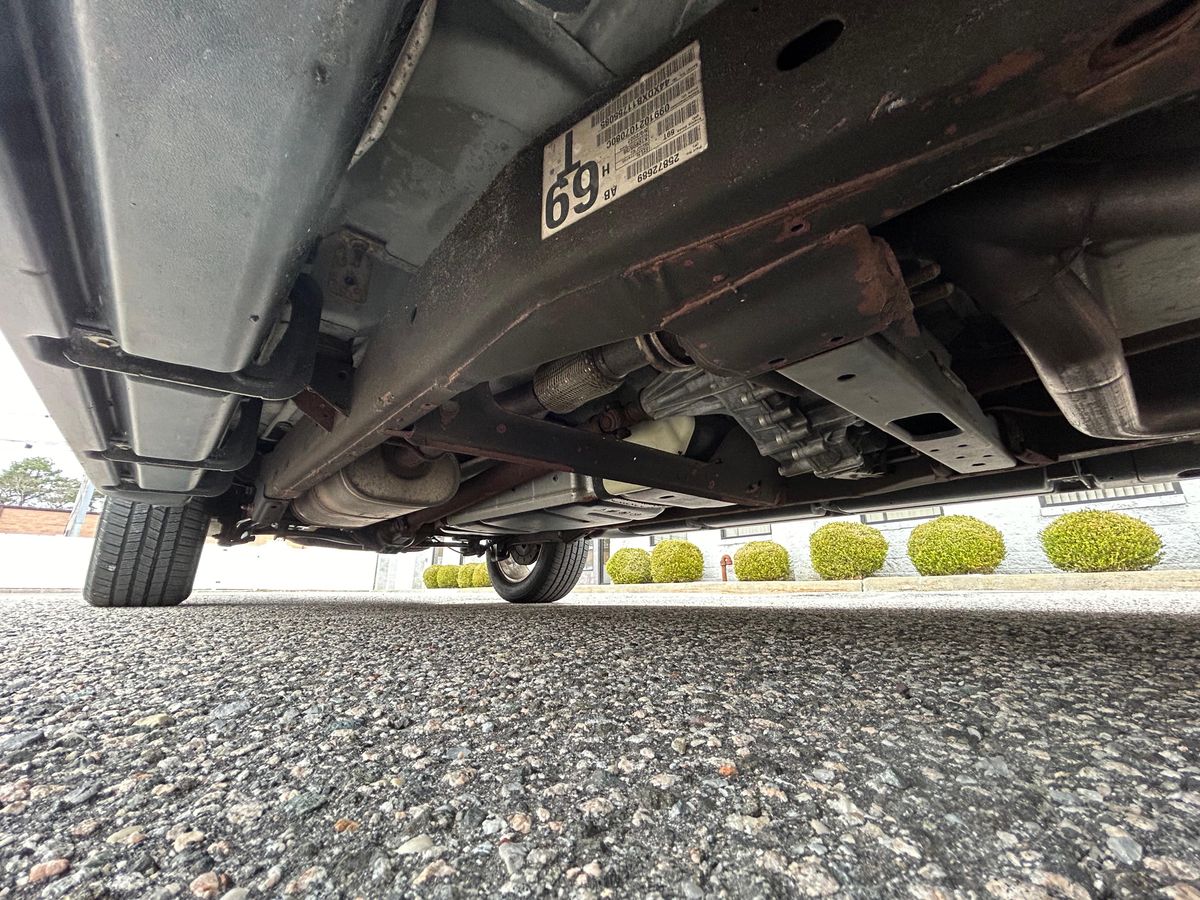 2007 Chevrolet Suburban LTZ 4x4 - Image 163