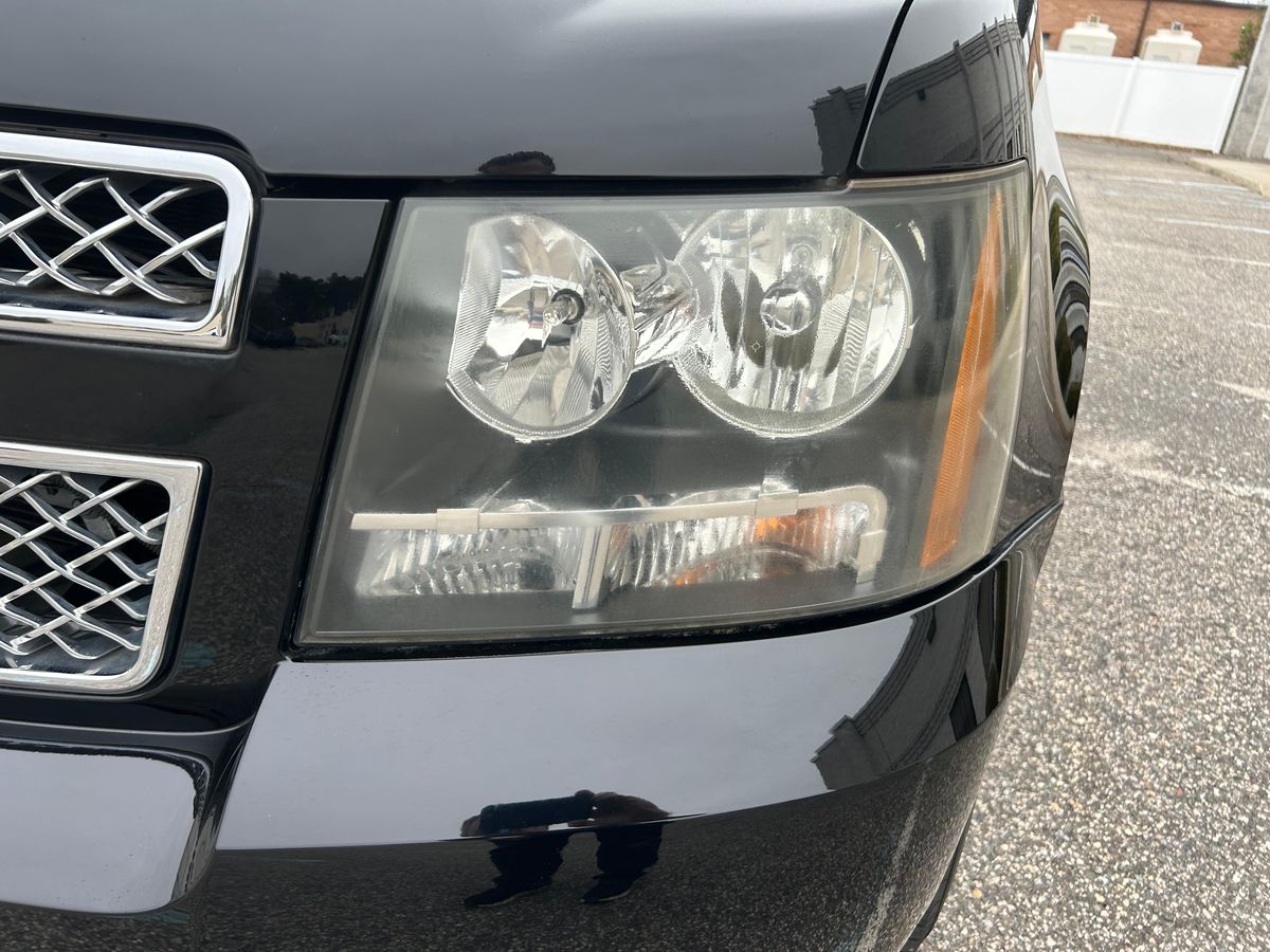 2007 Chevrolet Suburban LTZ 4x4 - Image 20