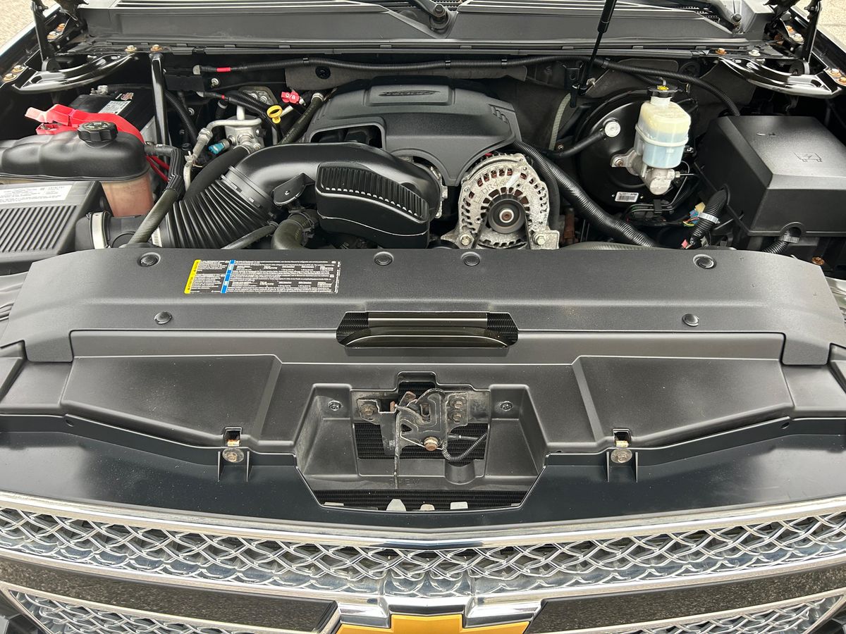 2007 Chevrolet Suburban LTZ 4x4 - Image 156