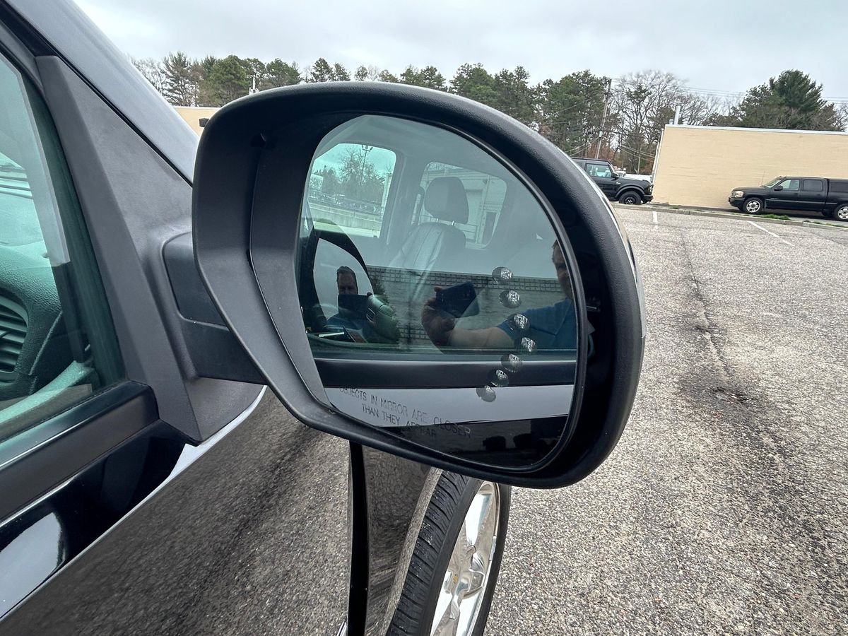 2007 Chevrolet Suburban LTZ 4x4 - Image 53