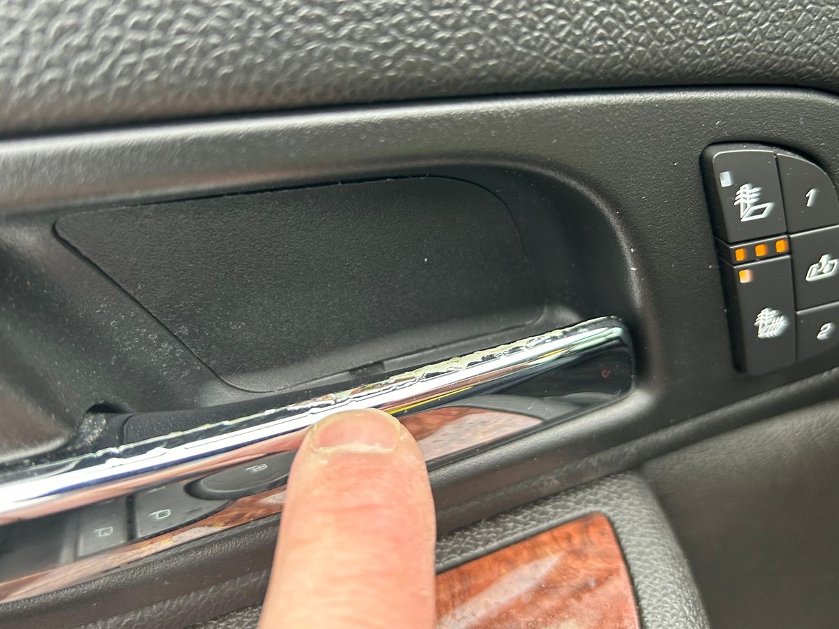 2007 Chevrolet Suburban LTZ 4x4 - Image 143