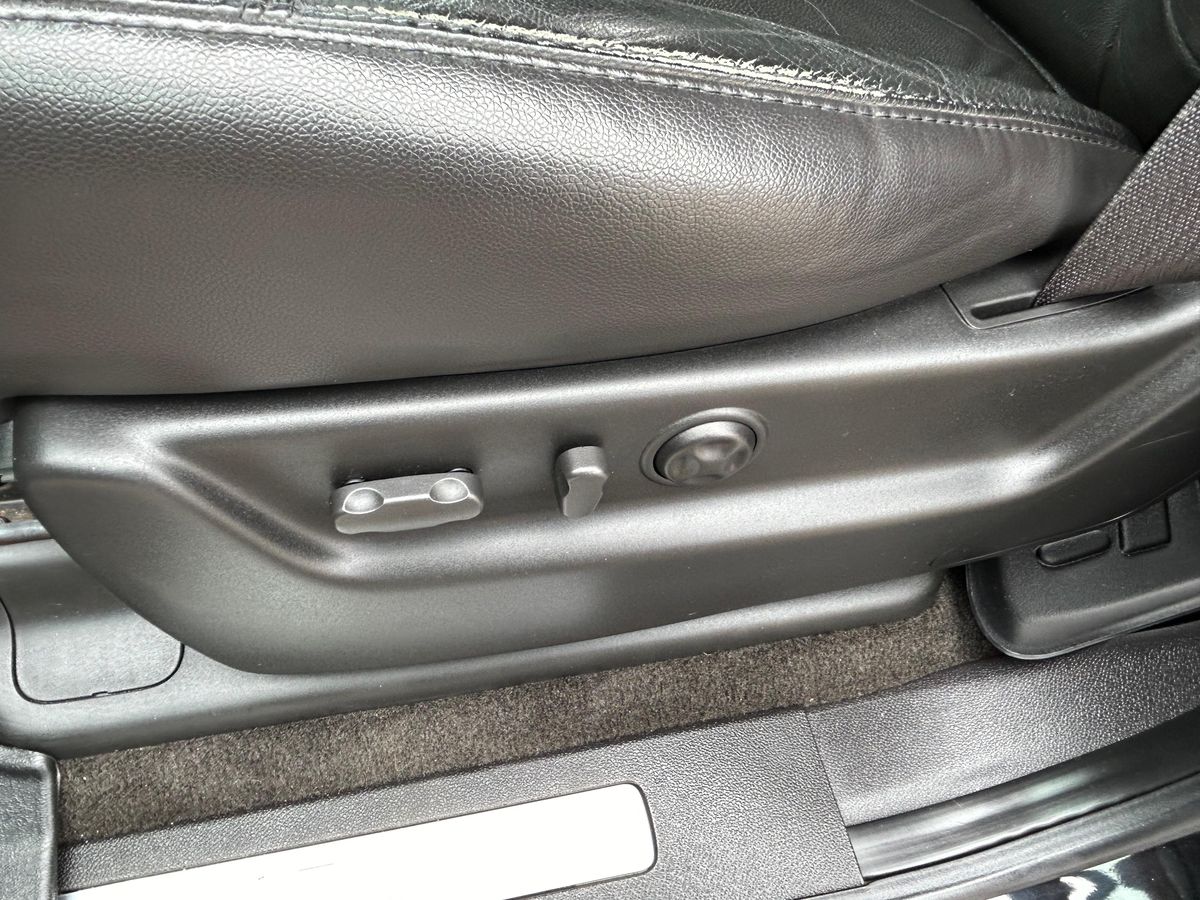 2007 Chevrolet Suburban LTZ 4x4 - Image 100