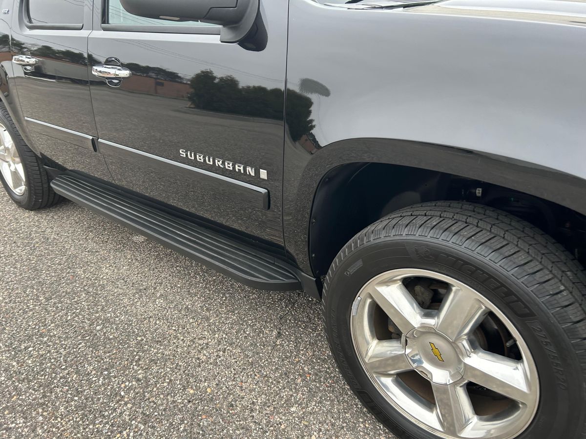 2007 Chevrolet Suburban LTZ 4x4 - Image 50