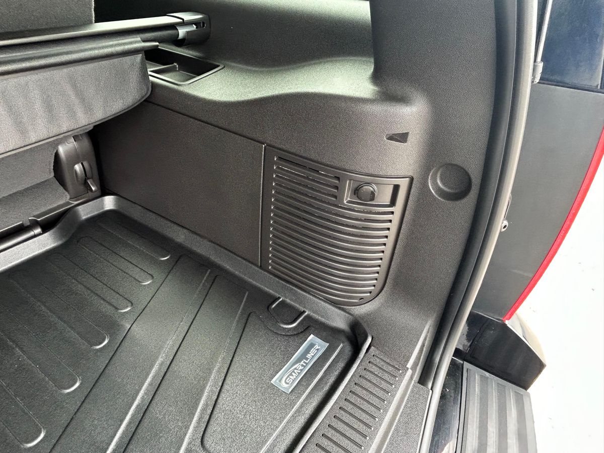 2007 Chevrolet Suburban LTZ 4x4 - Image 152