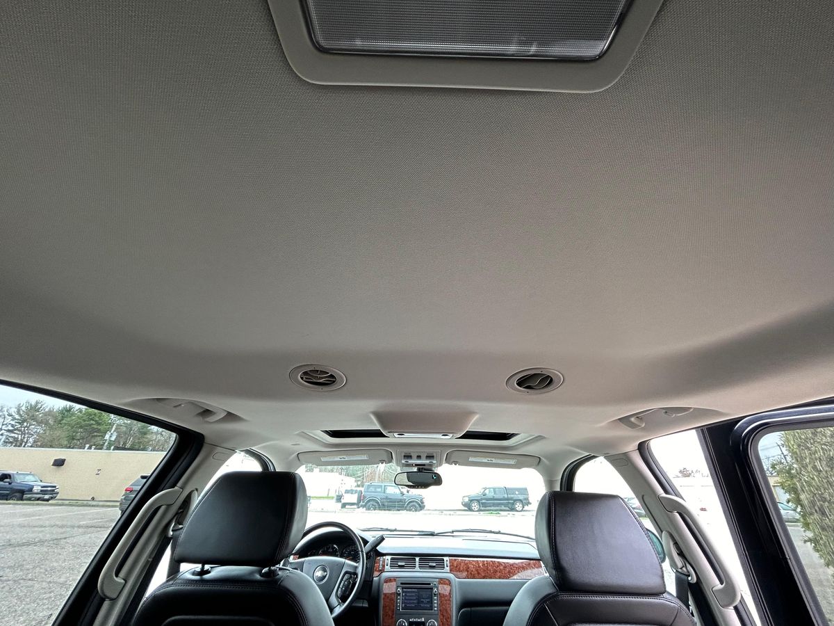 2007 Chevrolet Suburban LTZ 4x4 - Image 137