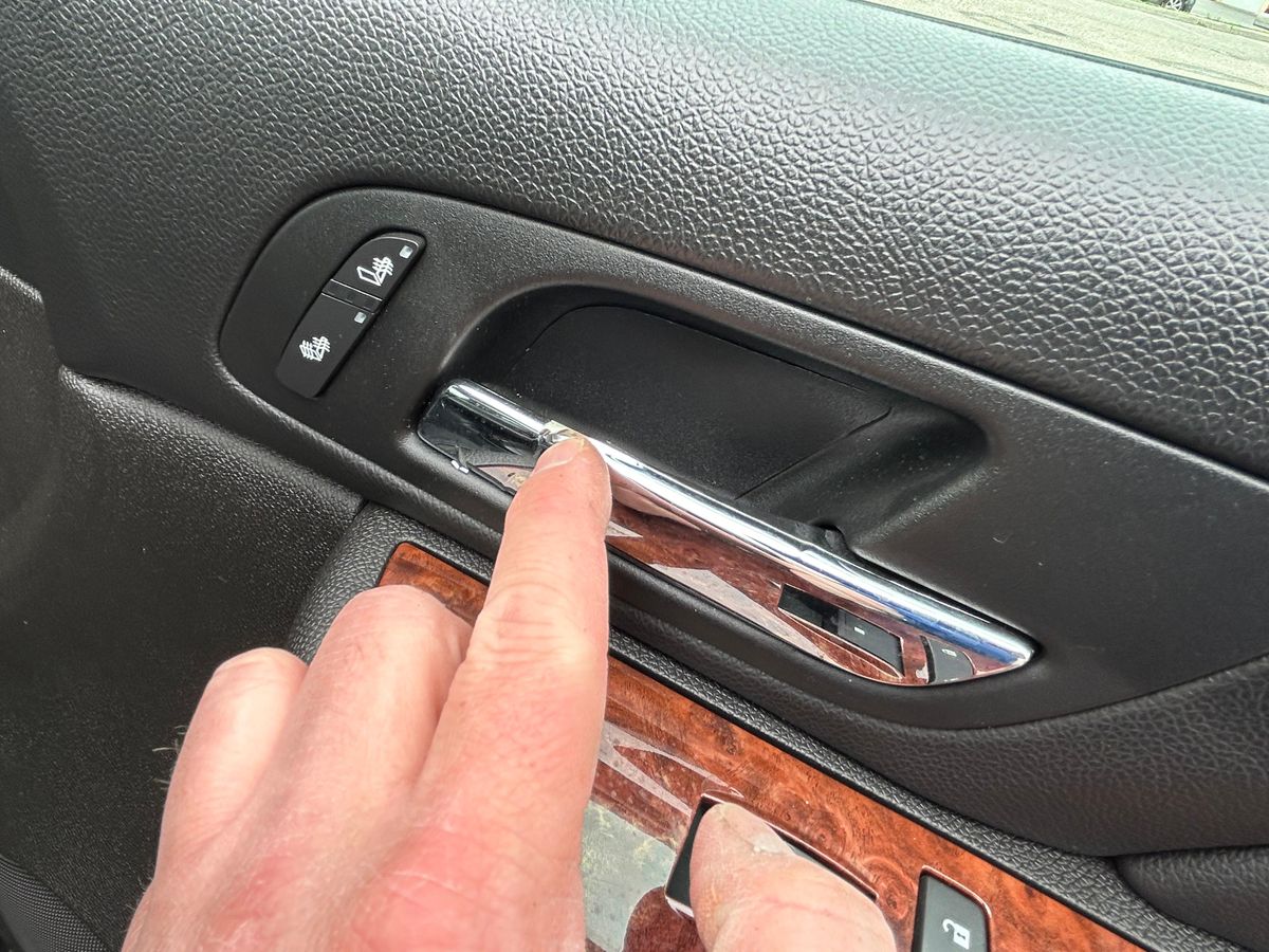 2007 Chevrolet Suburban LTZ 4x4 - Image 147