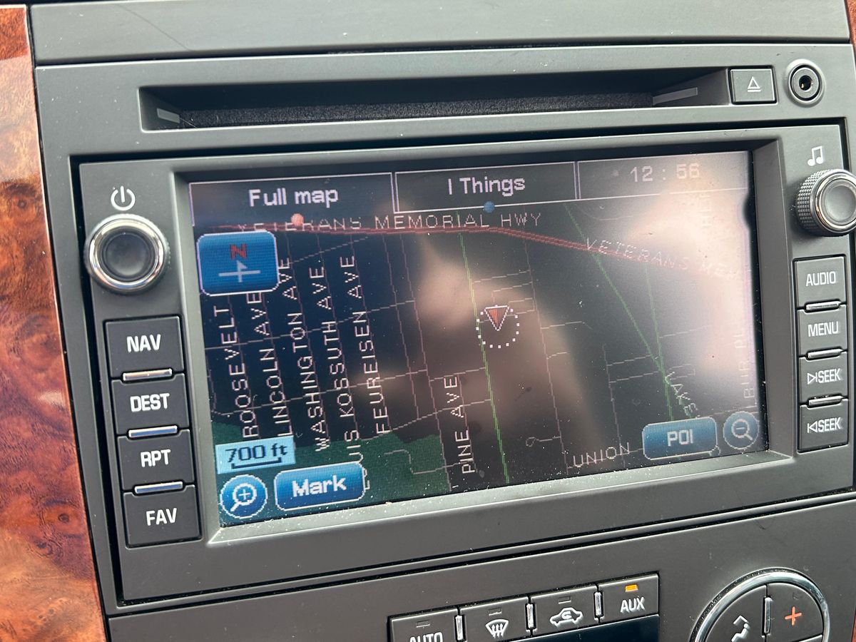 2007 Chevrolet Suburban LTZ 4x4 - Image 117