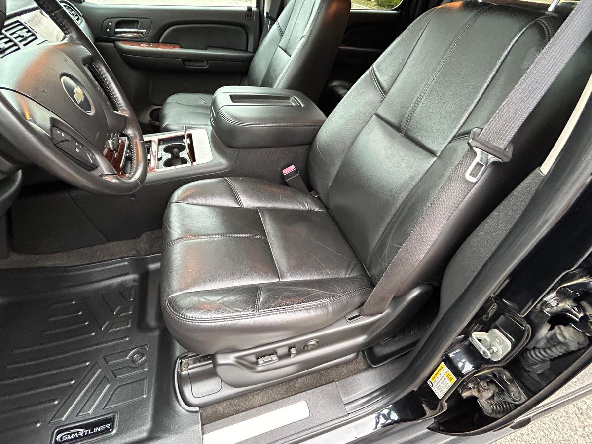 2007 Chevrolet Suburban LTZ 4x4 - Image 102