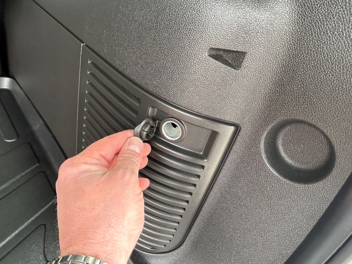 2007 Chevrolet Suburban LTZ 4x4 - Image 151