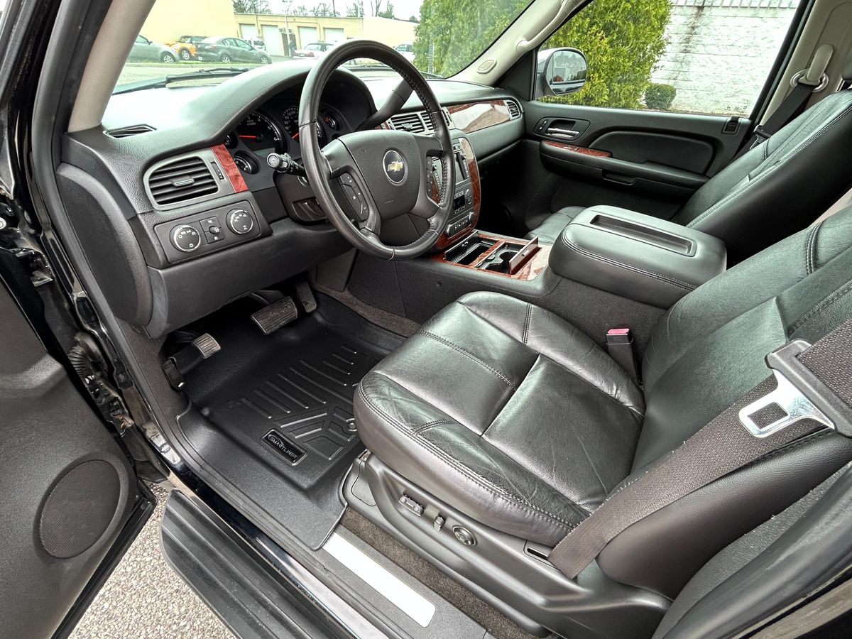 2007 Chevrolet Suburban LTZ 4x4 - Image 79