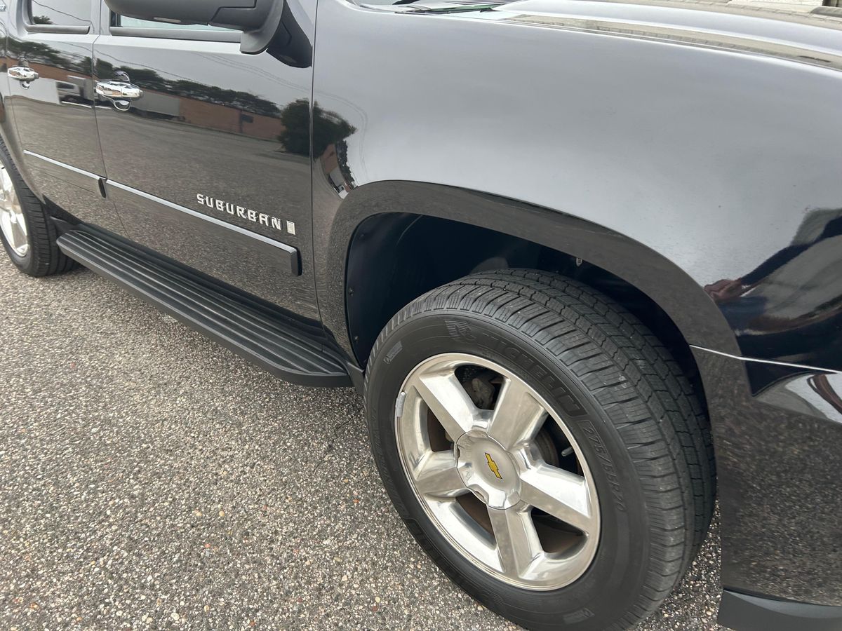 2007 Chevrolet Suburban LTZ 4x4 - Image 69