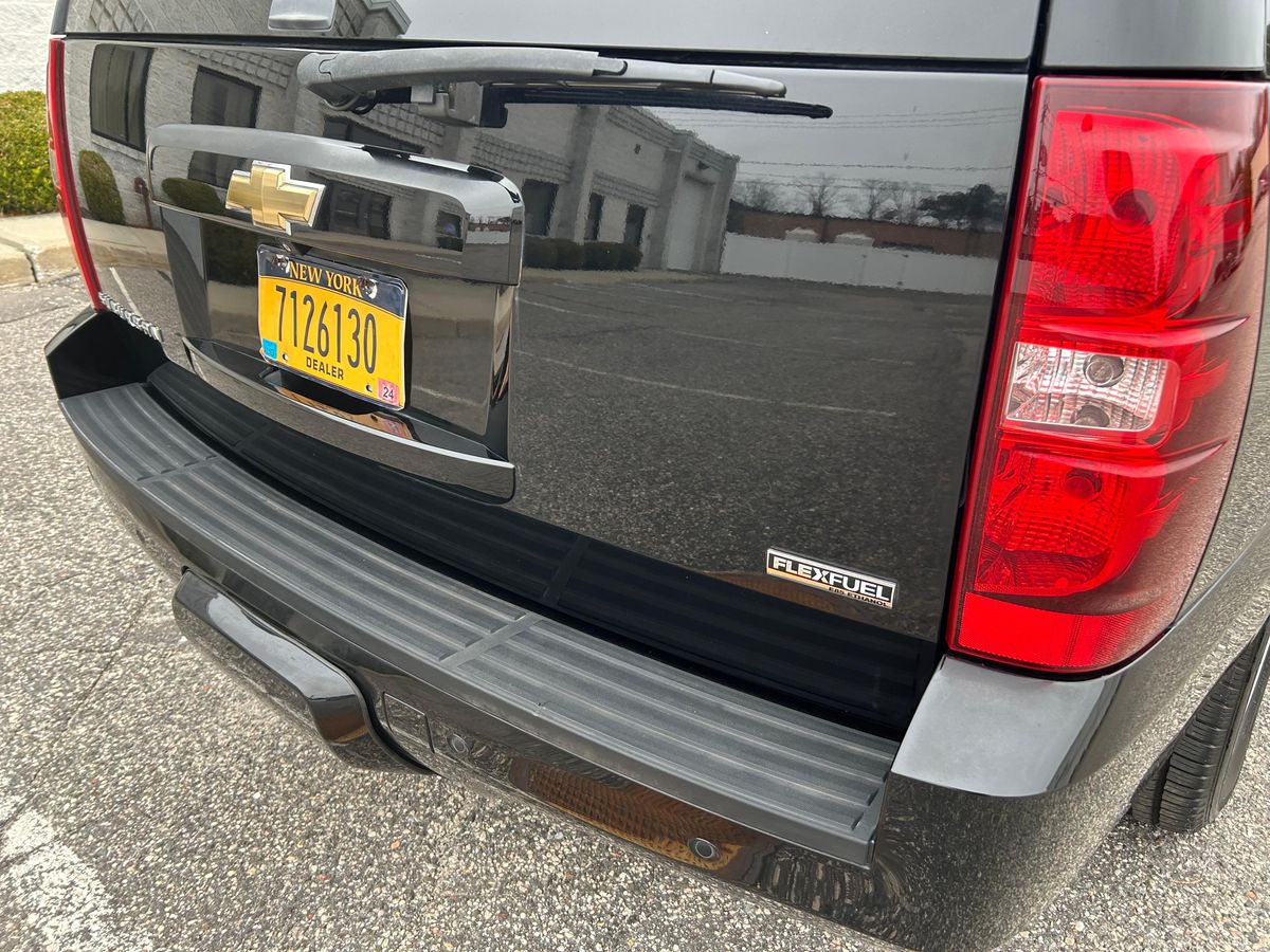 2007 Chevrolet Suburban LTZ 4x4 - Image 37