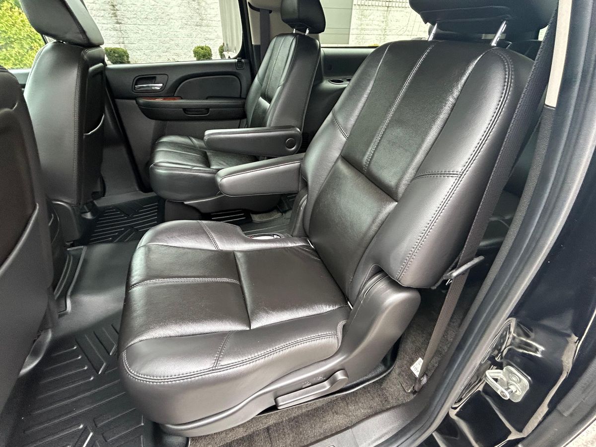 2007 Chevrolet Suburban LTZ 4x4 - Image 89