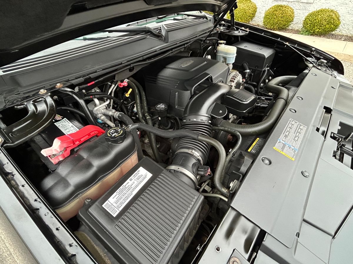 2007 Chevrolet Suburban LTZ 4x4 - Image 155