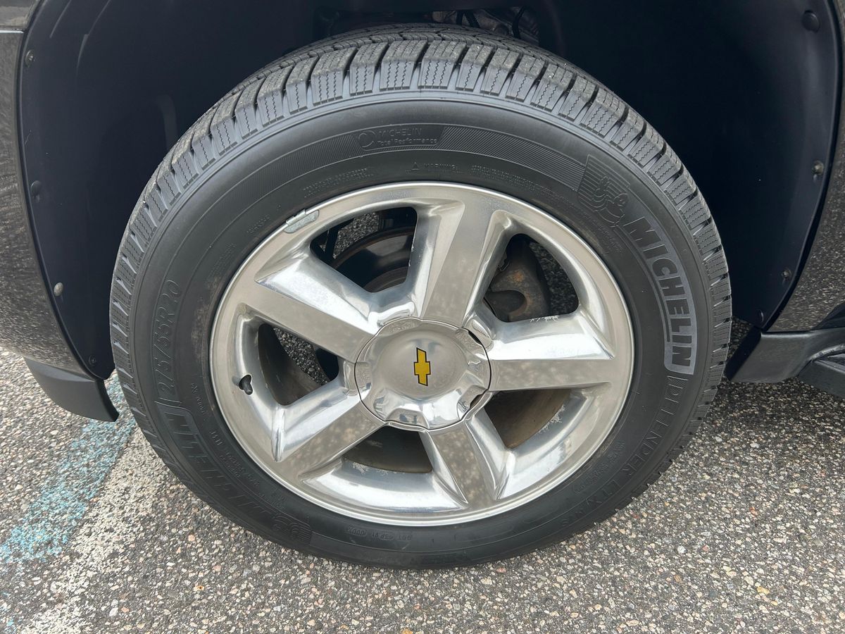 2007 Chevrolet Suburban LTZ 4x4 - Image 58