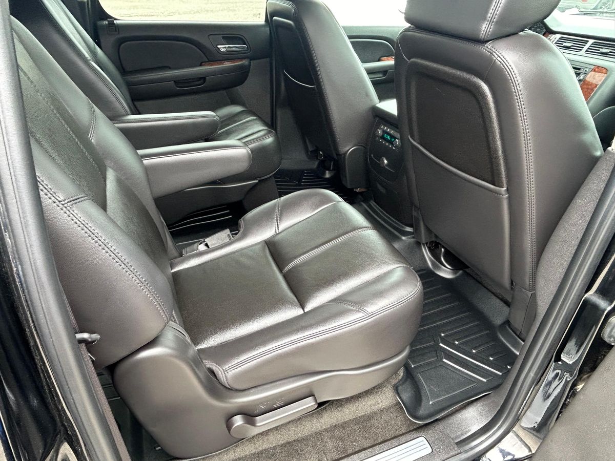 2007 Chevrolet Suburban LTZ 4x4 - Image 87