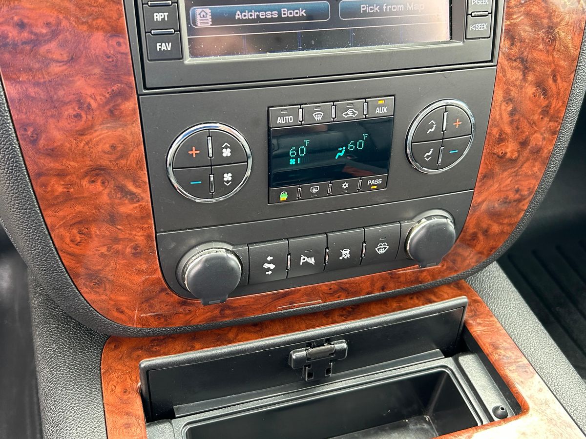 2007 Chevrolet Suburban LTZ 4x4 - Image 114