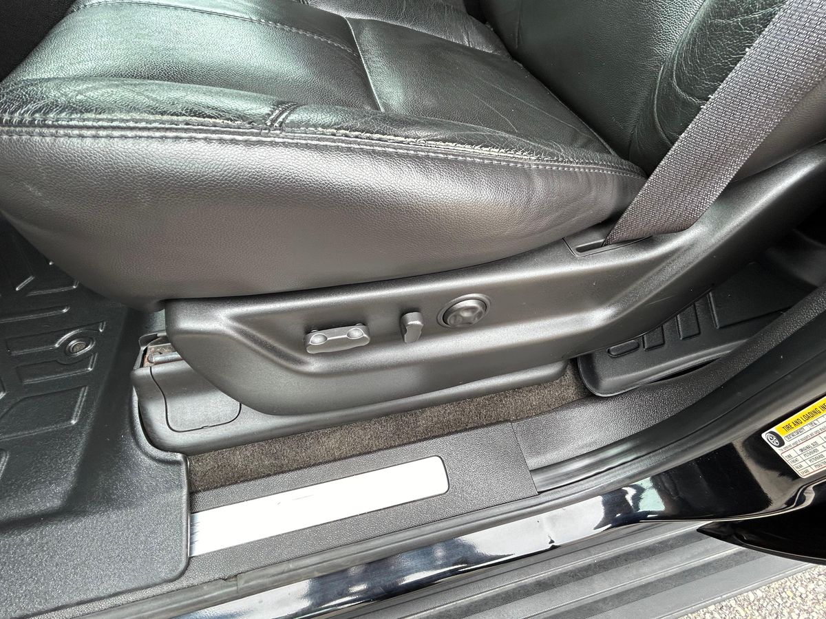 2007 Chevrolet Suburban LTZ 4x4 - Image 101