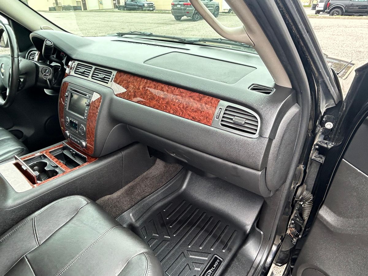 2007 Chevrolet Suburban LTZ 4x4 - Image 120