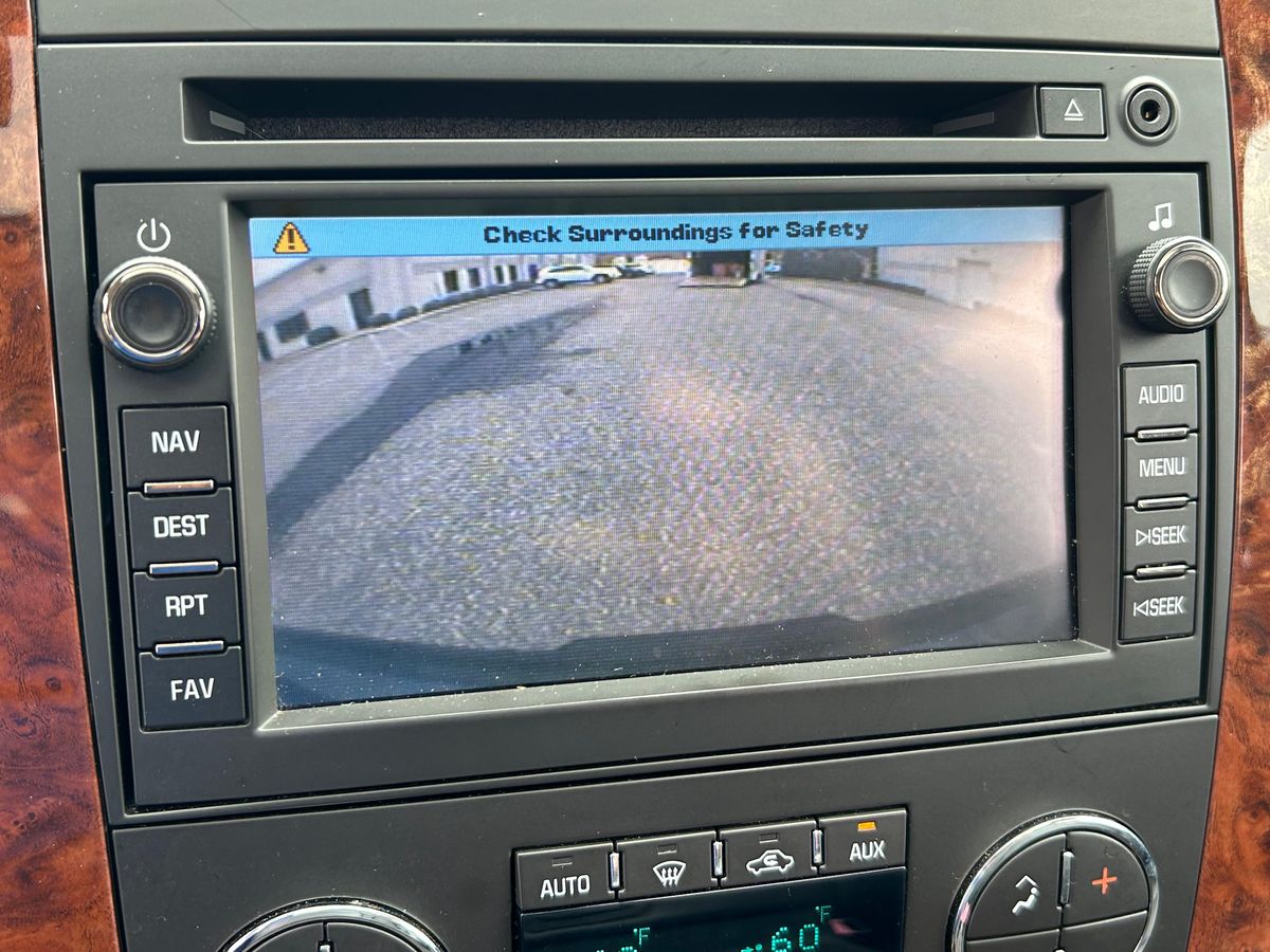 2007 Chevrolet Suburban LTZ 4x4 - Image 115