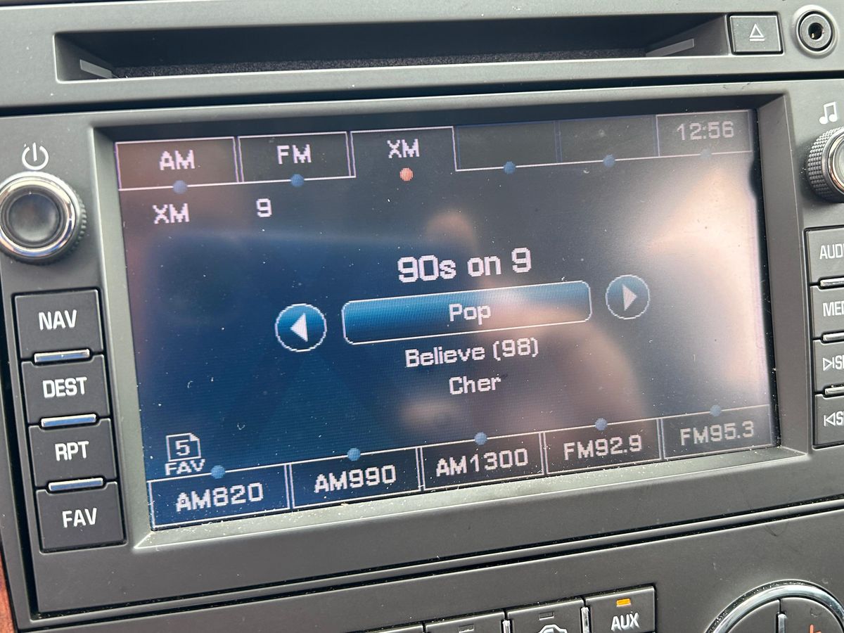 2007 Chevrolet Suburban LTZ 4x4 - Image 111