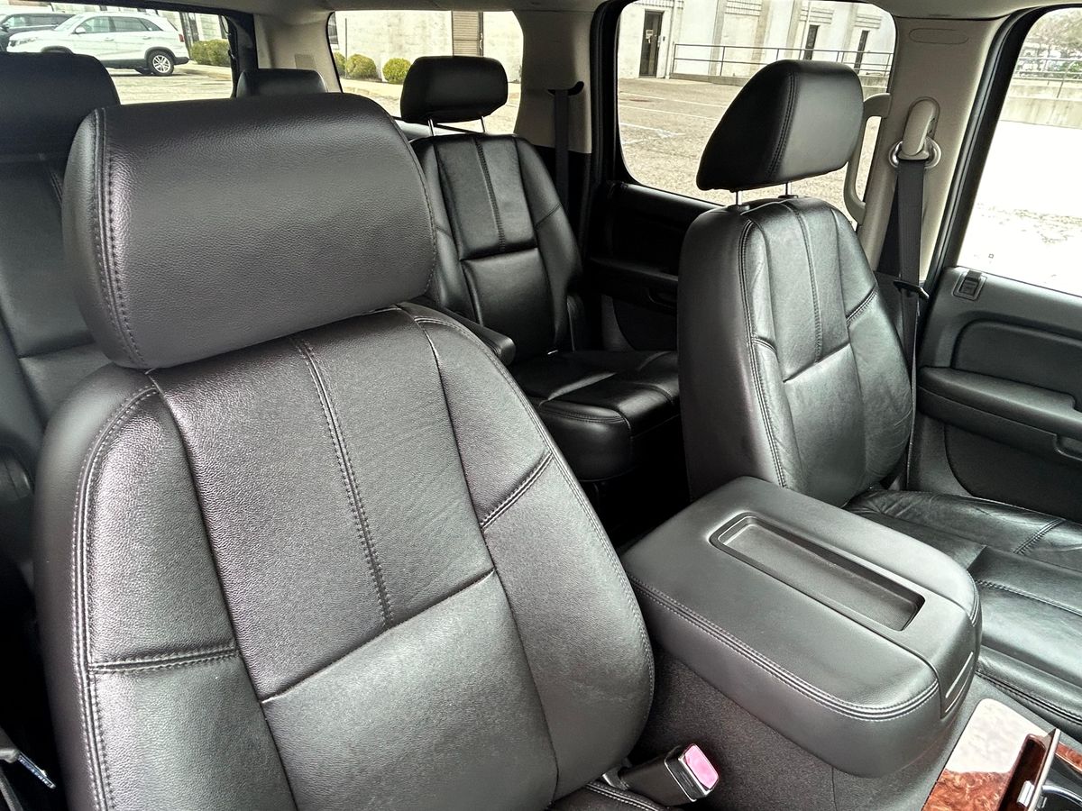 2007 Chevrolet Suburban LTZ 4x4 - Image 97