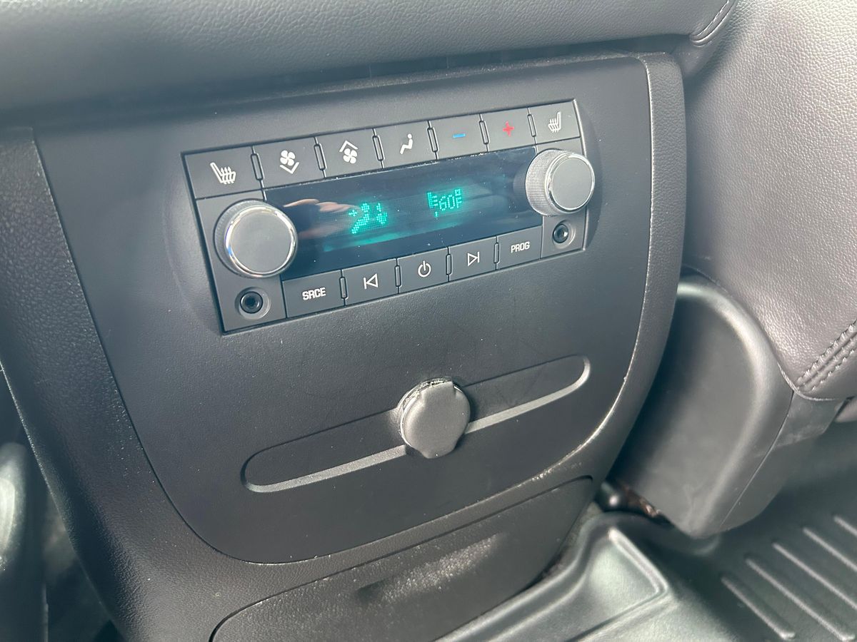 2007 Chevrolet Suburban LTZ 4x4 - Image 123