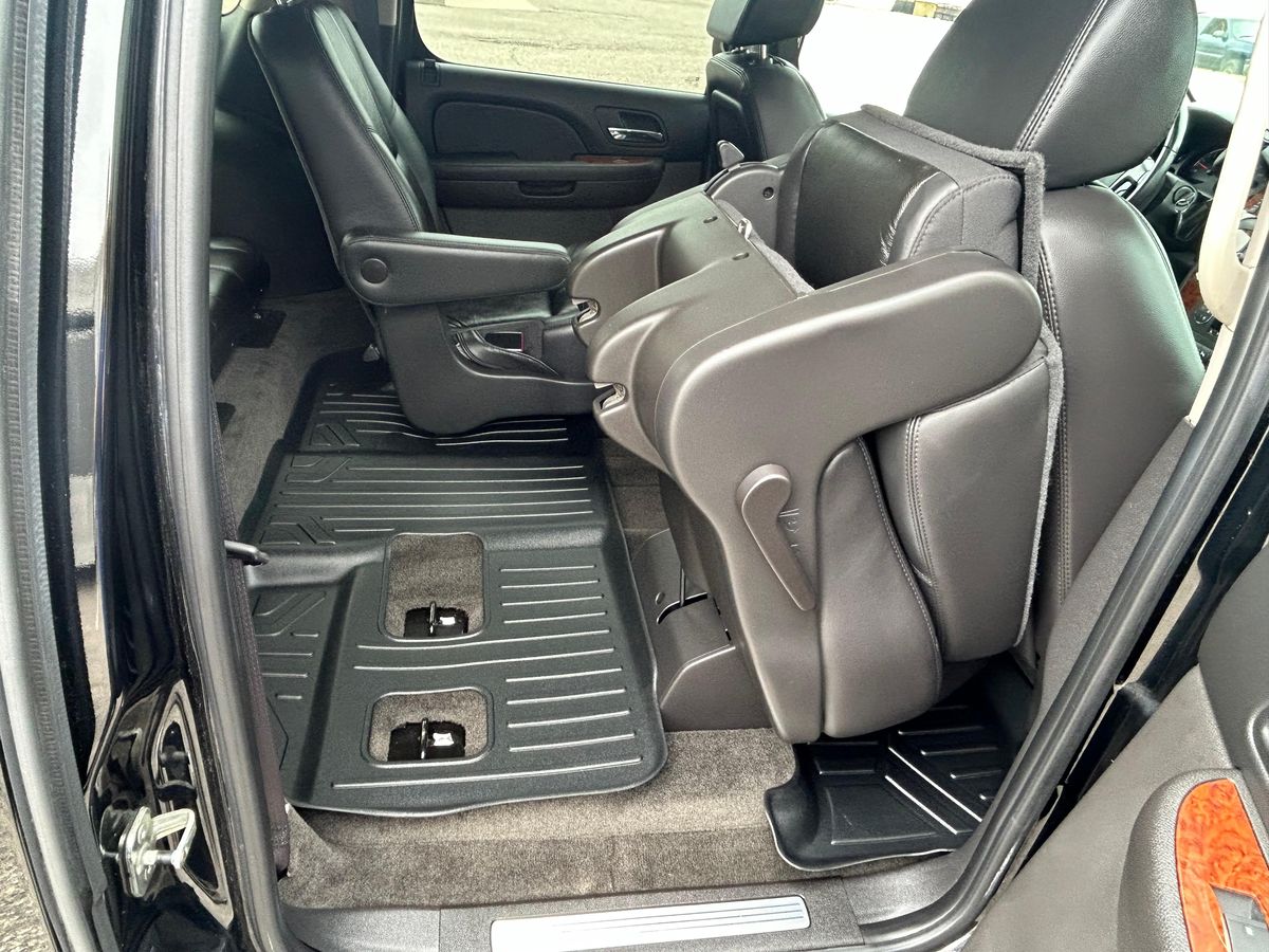 2007 Chevrolet Suburban LTZ 4x4 - Image 141