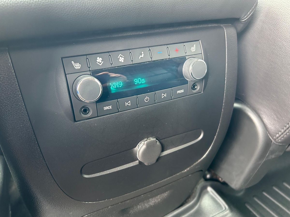 2007 Chevrolet Suburban LTZ 4x4 - Image 122