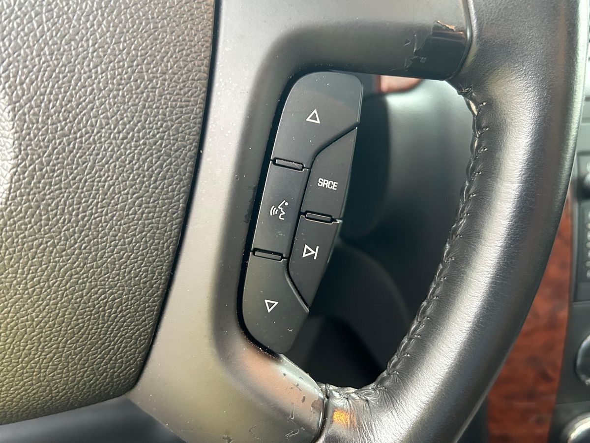 2007 Chevrolet Suburban LTZ 4x4 - Image 108