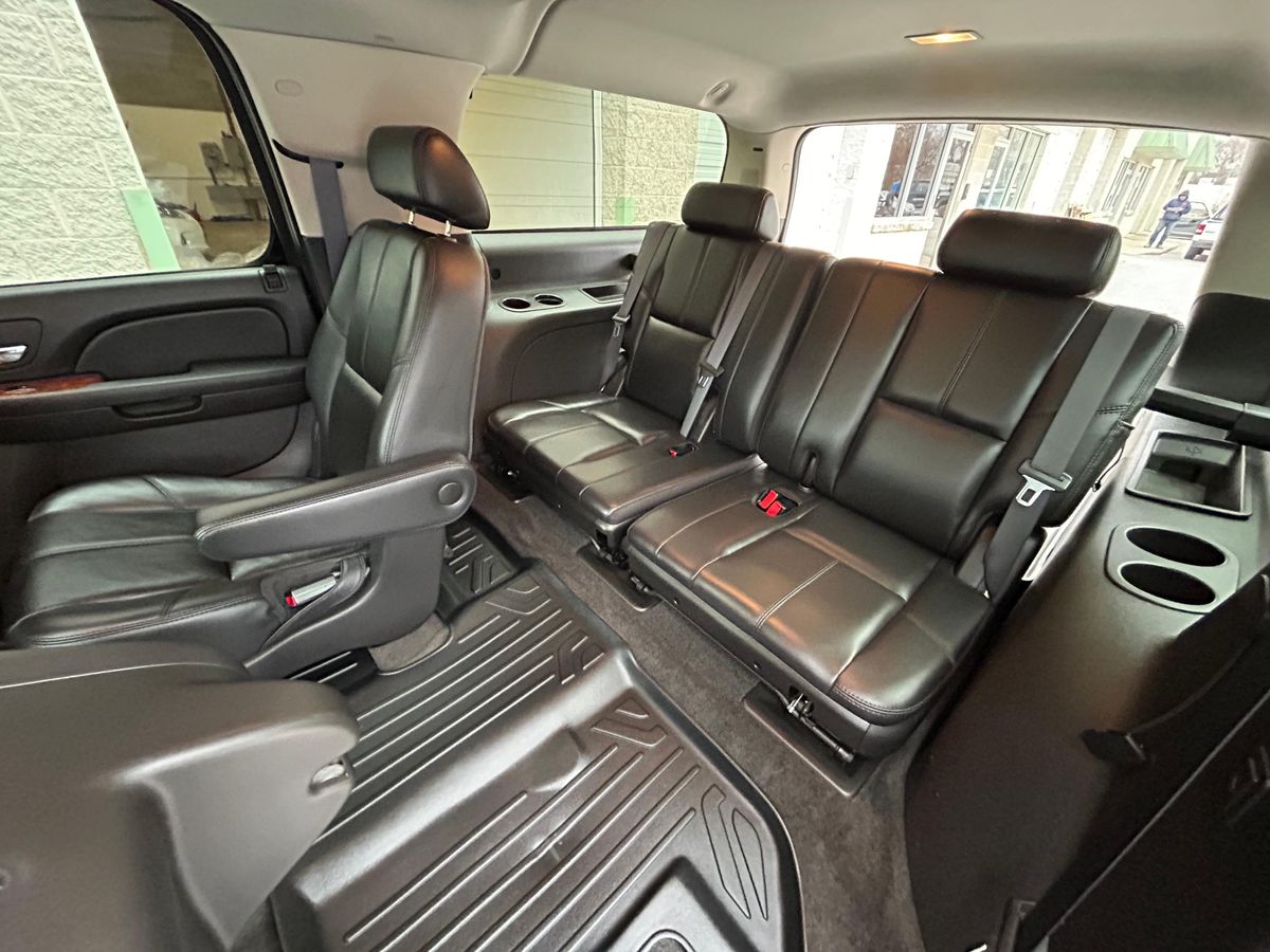 2007 Chevrolet Suburban LTZ 4x4 - Image 85