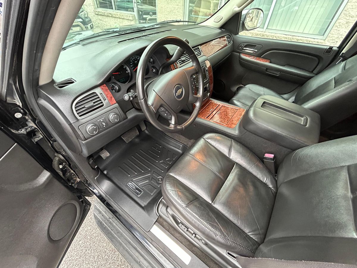 2007 Chevrolet Suburban LTZ 4x4 - Image 80
