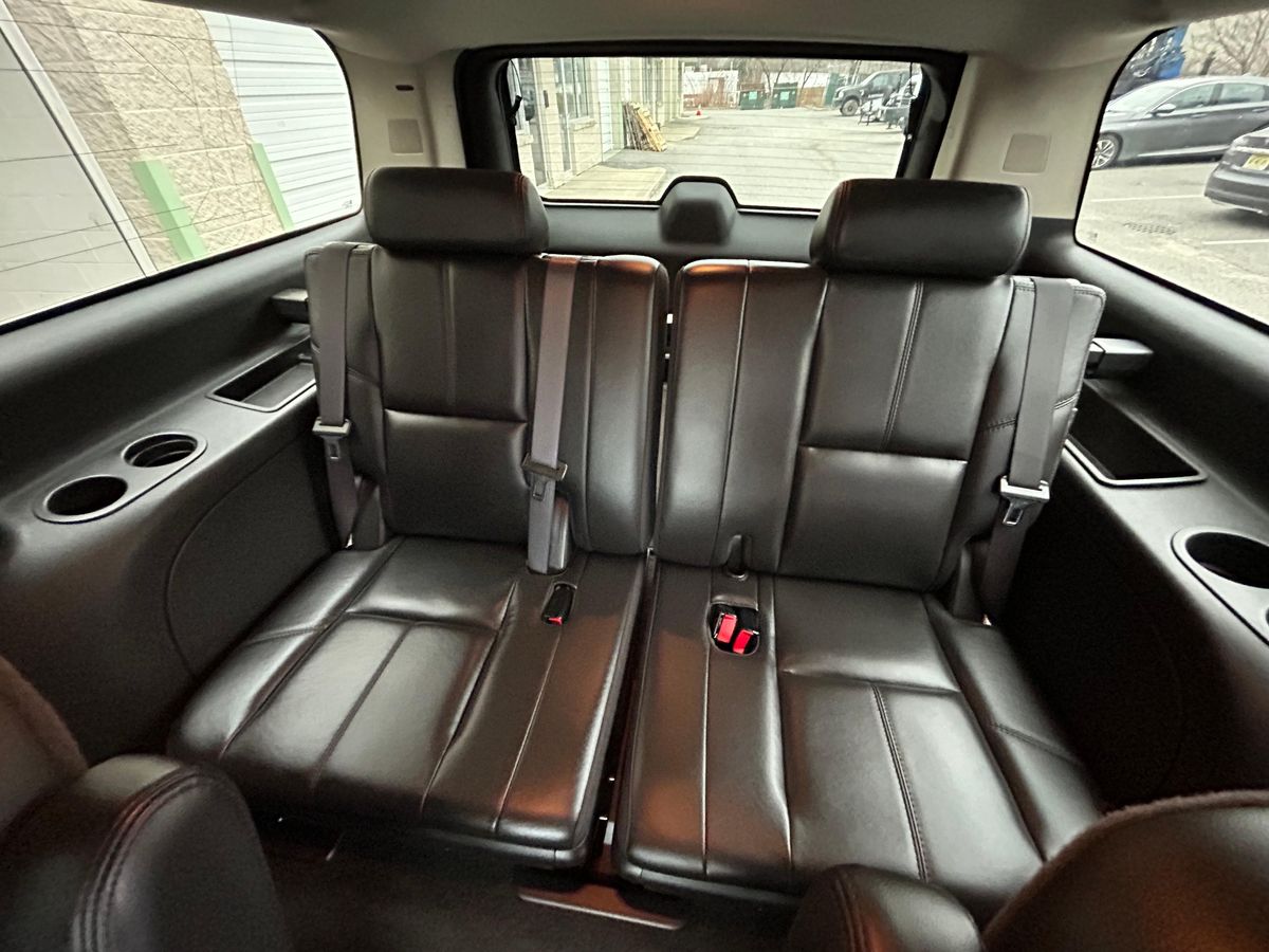 2007 Chevrolet Suburban LTZ 4x4 - Image 84